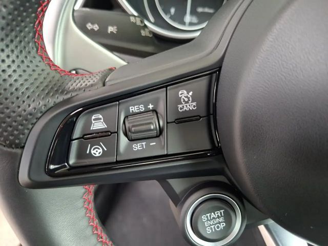 Alfa Romeo Giulia Q4 Turbo