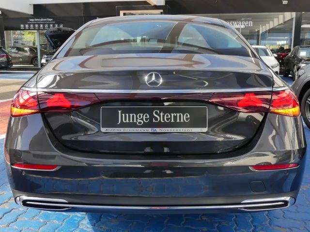 Mercedes-Benz E 200 AVANTGARDE Sedan