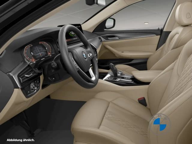 BMW 520 520d Luxury Line Touring xDrive