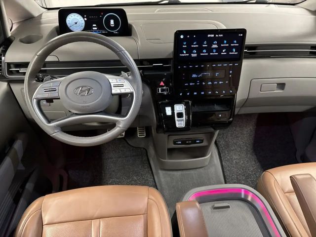 Hyundai Staria Signature Vierwielaandrijving