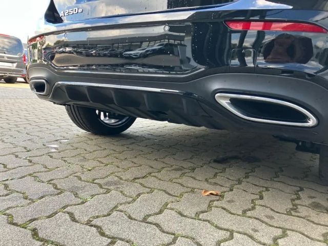 Mercedes-Benz A 250 A 250 e AMG Line