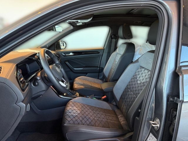 Volkswagen T-Roc 1.5 TSI DSG IQ.Drive R-Line