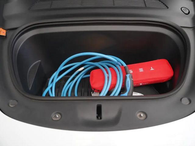 Tesla Model Y AWD Long Range