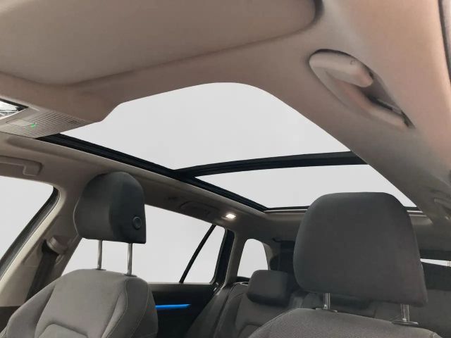 Volkswagen Golf 2.0 TDI DSG Life Variant