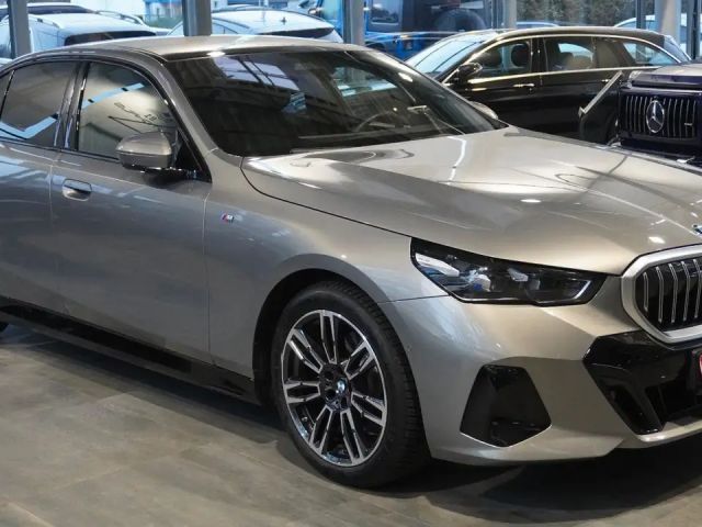 BMW 520 520i M-Sport Sedan