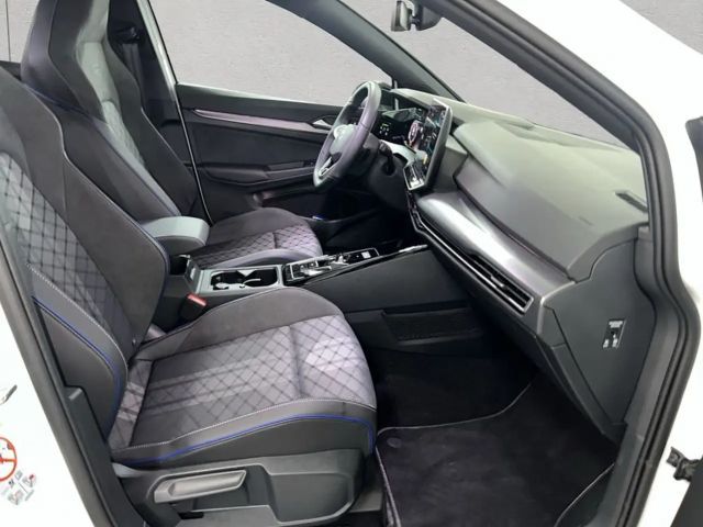 Volkswagen Golf 1.5 eTSI DSG R-Line