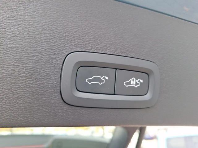 Volvo XC40 Core Recharge