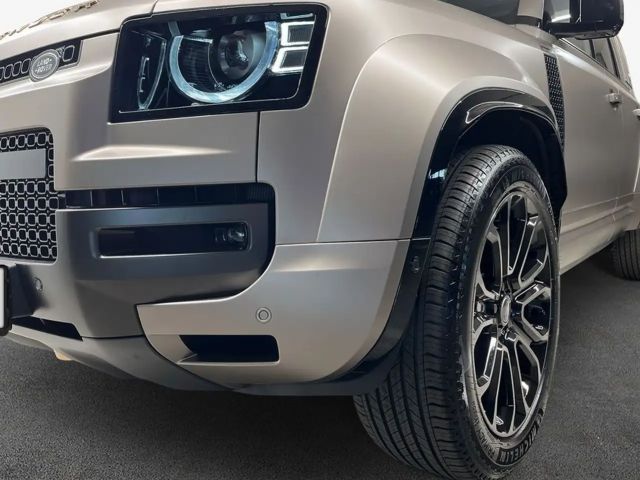 Land Rover Defender 110