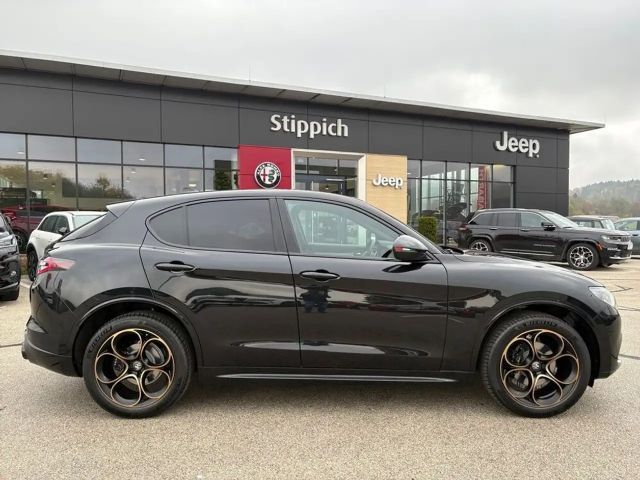 Alfa Romeo Stelvio AT8 Q4