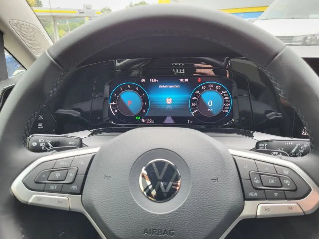 Volkswagen Golf Style Variant