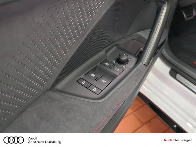 Audi RS3 Quattro S-Tronic Sedan