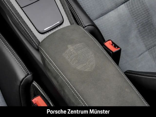 Porsche Cayman 718 RS