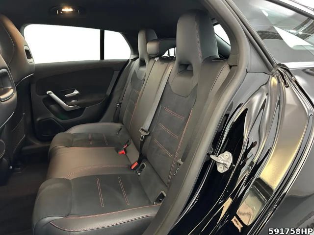 Mercedes-Benz CLA 180 AMG Line