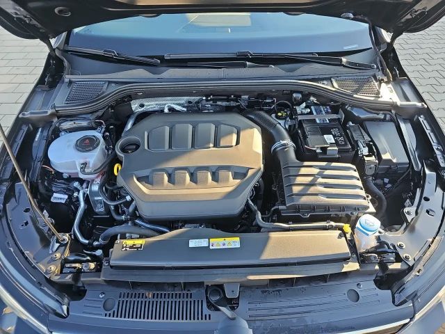 Volkswagen Golf 2.0 TSI DSG Golf VIII Style
