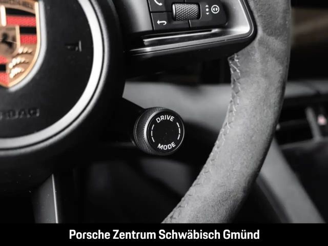 Porsche Taycan 4 Cross Turismo