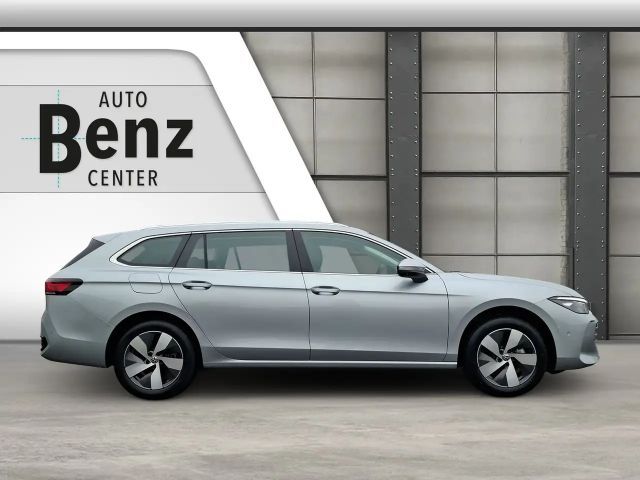 Volkswagen Passat 1.5 eTSI Business Variant