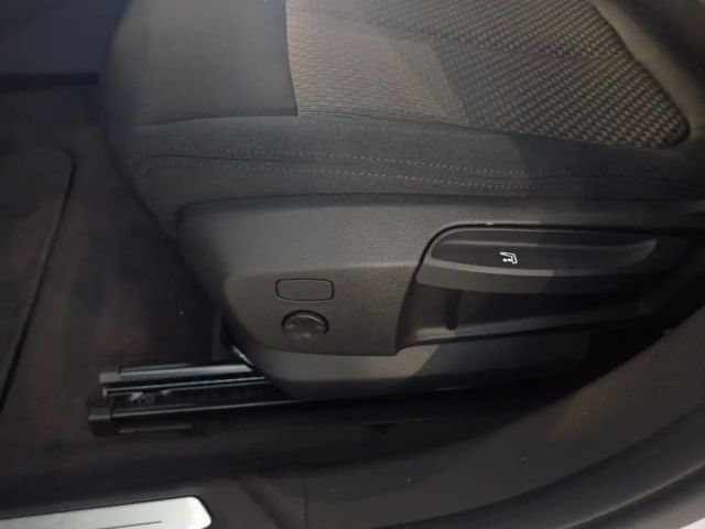 BMW 120 120d Sedan xDrive