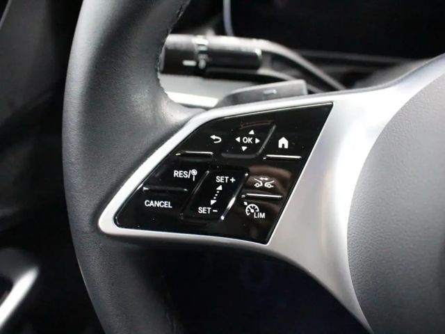 Mercedes-Benz C 180 AVANTGARDE Sedan