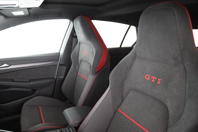 Volkswagen Golf 2.0 TSI DSG Golf VIII