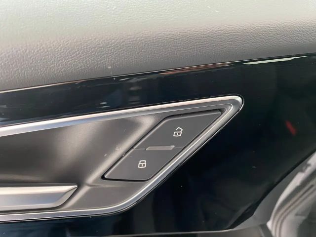 Audi Q4 e-tron Audi Q4 45 e-tron