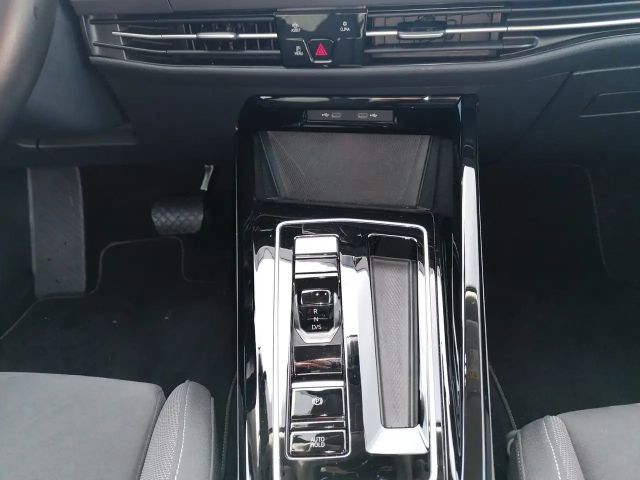 Volkswagen Golf 2.0 TSI DSG Golf VIII Style