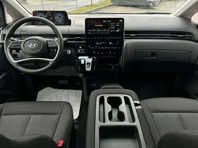 Hyundai Staria Trend