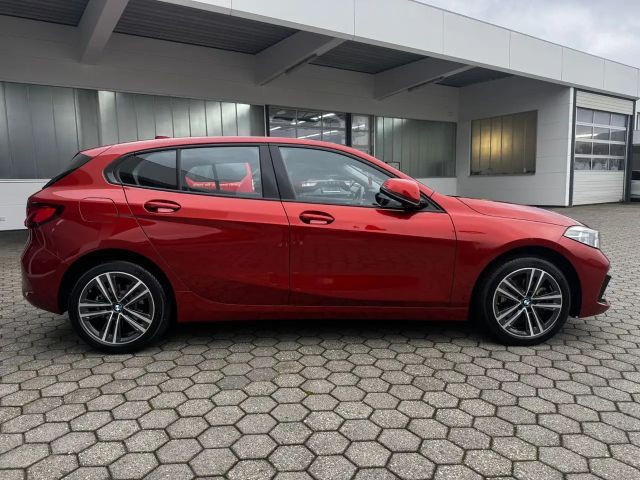 BMW 118 118i Sedan Sport Line