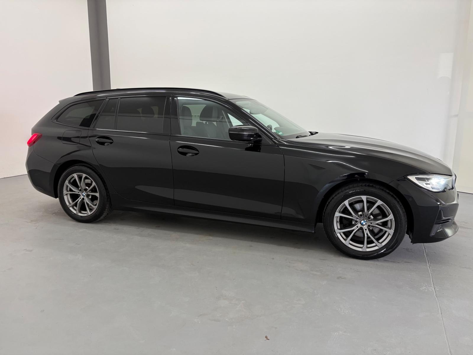 BMW 320 320d Sport Line Touring xDrive