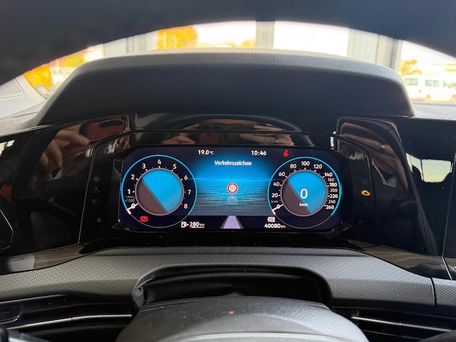 Volkswagen Golf Life Variant