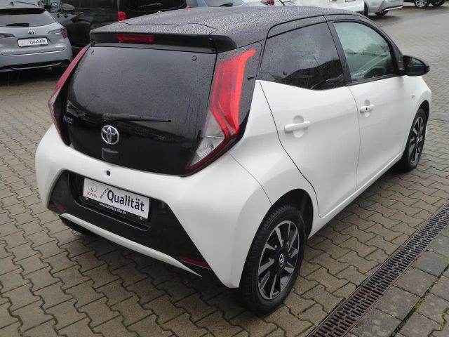 Toyota Aygo Hatchback X-final
