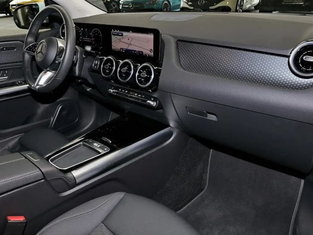 Mercedes-Benz B 180 PANORAMA+TOTWINKEL+360°+MBUX+LED+17 ZOLL