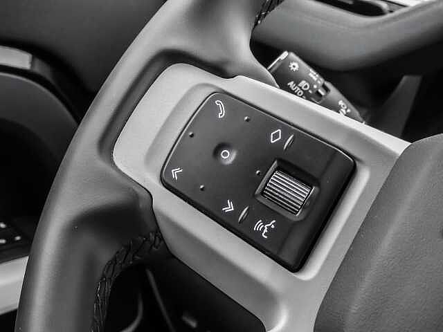 Land Rover Defender 110 Dynamic SE