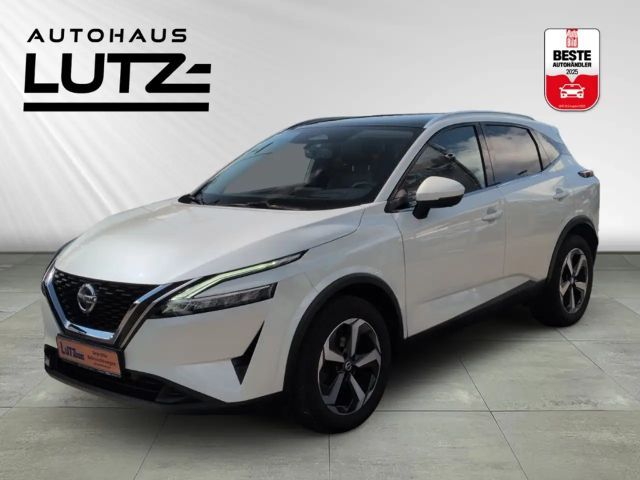 Nissan Qashqai Premiere Edition Panorama Klima ACC Navi Kamera LE