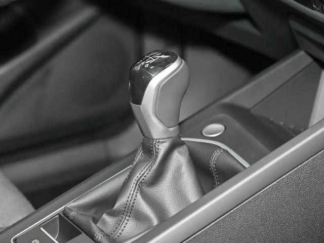 Volkswagen Golf Life Variant