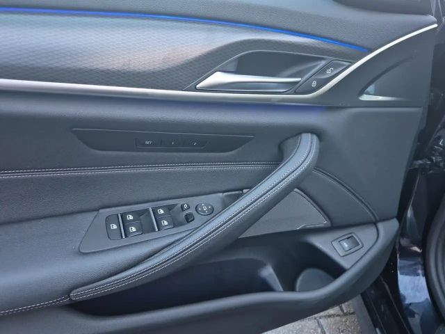 BMW 530 530d M-Sport Touring xDrive