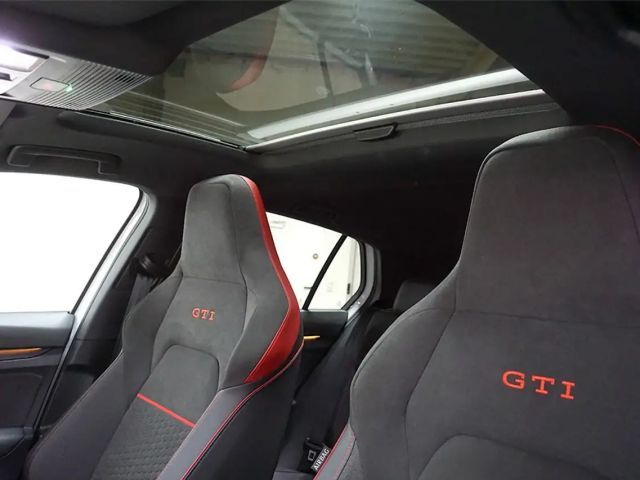 Volkswagen Golf 2.0 TSI DSG GTI