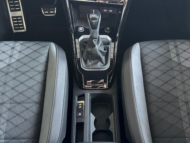 Volkswagen T-Roc 1.5 TSI DSG R-Line