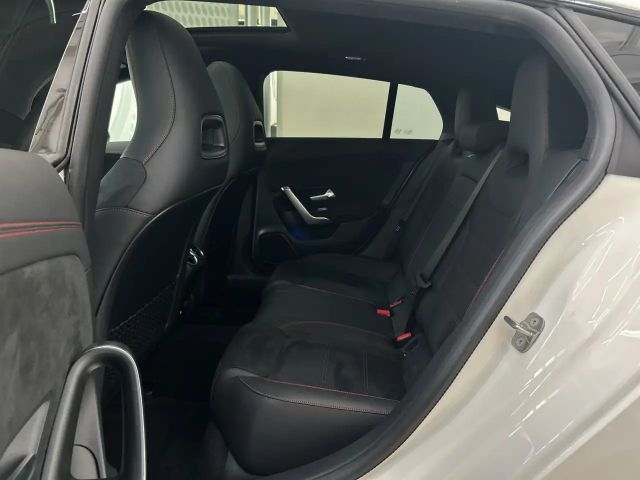 Mercedes-Benz CLA 200 AMG Line Shooting Brake