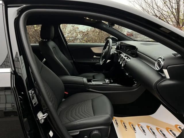 Mercedes-Benz A 180 Hatchback Progressive