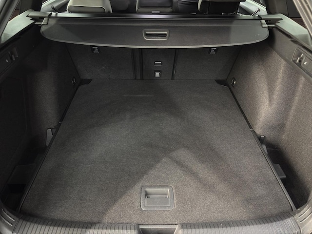 Volkswagen Golf R-Line Variant