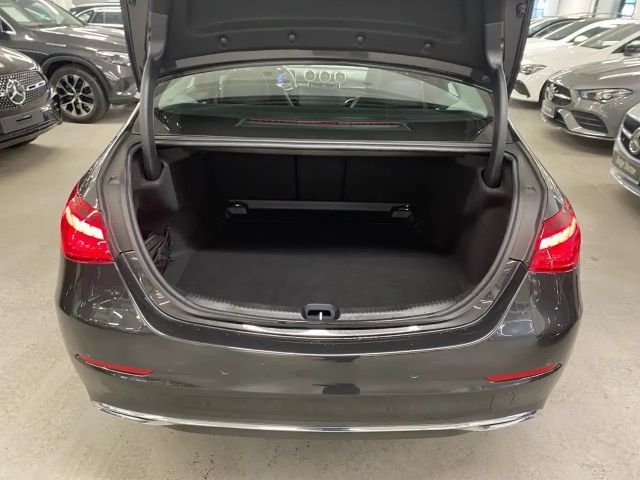 Mercedes-Benz C 180 AVANTGARDE Sedan