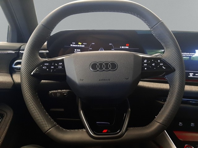 Audi A6 Avant Quattro S-Tronic