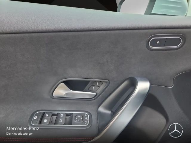 Mercedes-Benz A 200 AMG Line