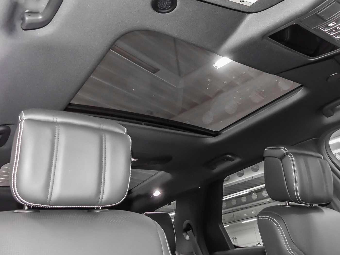 Land Rover Discovery D300 Dynamic HSE