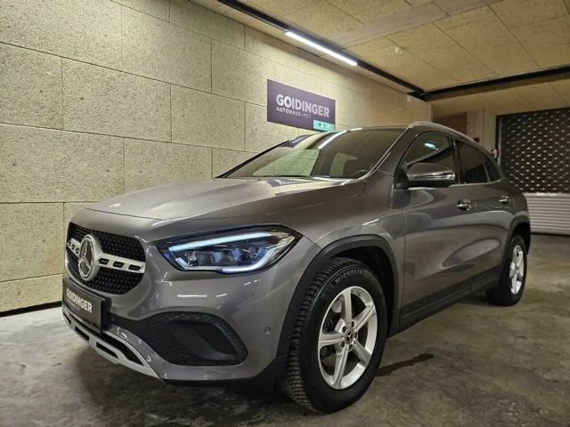 Mercedes-Benz GLA 200 4MATIC GLA 200 d