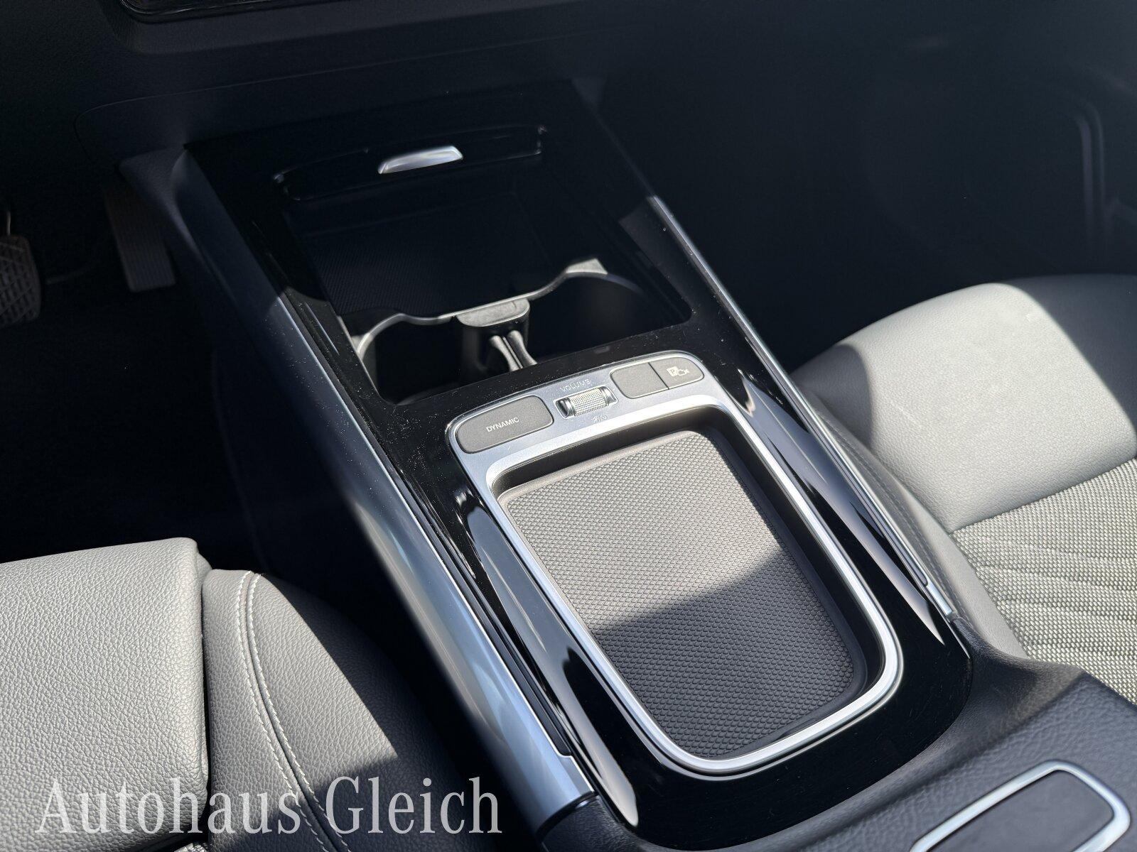 Mercedes-Benz B 200 Progressive Sedan