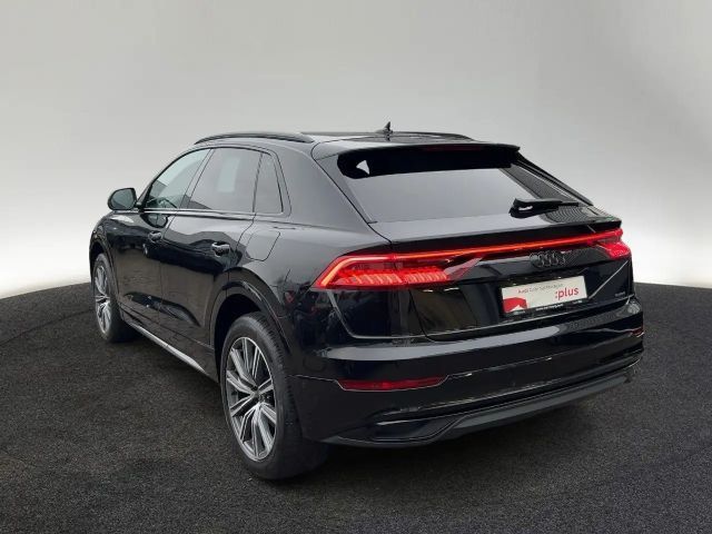 Audi Q8 55 TFSI Hybride Quattro S-Line