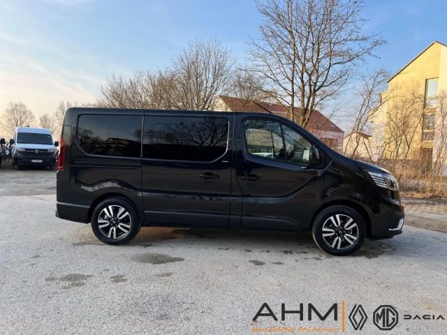 Renault Trafic Blue Combi L1H1 Spaceclass