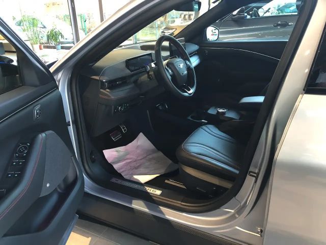 Ford Mustang Mach-E AWD