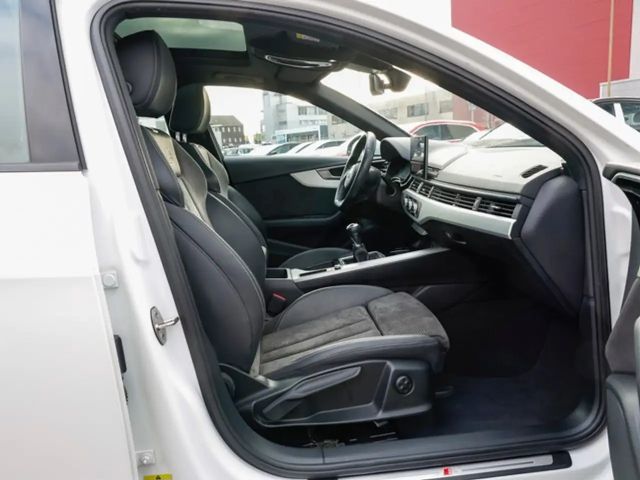 Audi A4 35 TFSI Avant S-Line